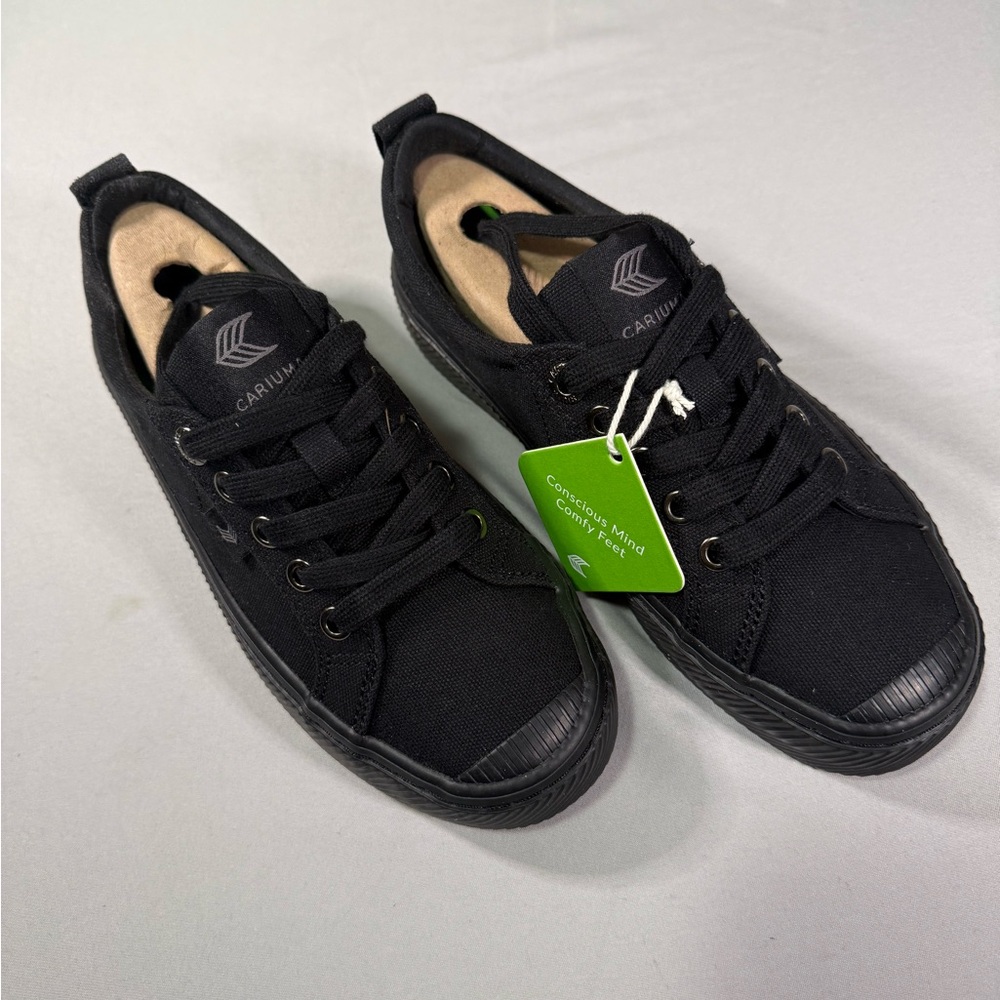 Cariuma OCA Low All Black Canvas Sneakers | Women’s‎ 5 | NIB